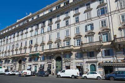Colosseum Elegant View 3 Bedrooms IREX with Balcony
