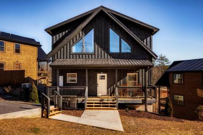Private Indoor Pool Cabin w/ Game Room & Hot Tub!