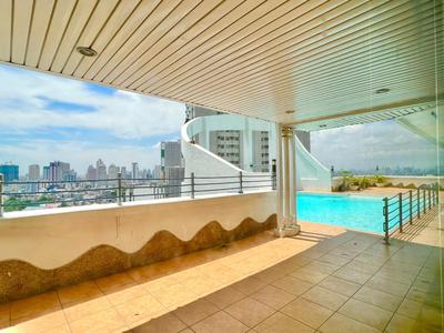 Spacious, Neat & Tidy 1-BR Condo with Swimming Pool, near Malls, NAIA