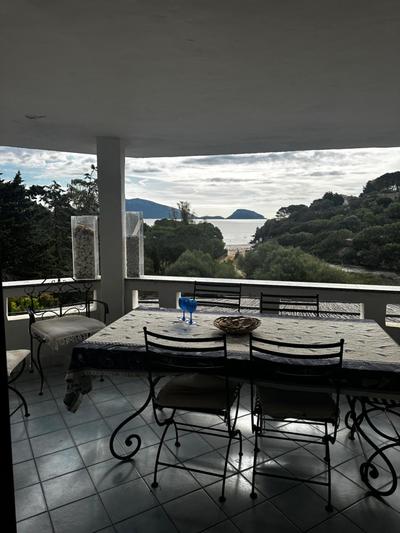 Villetta sul mare con giardino