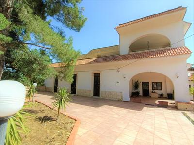 Villa Carolina