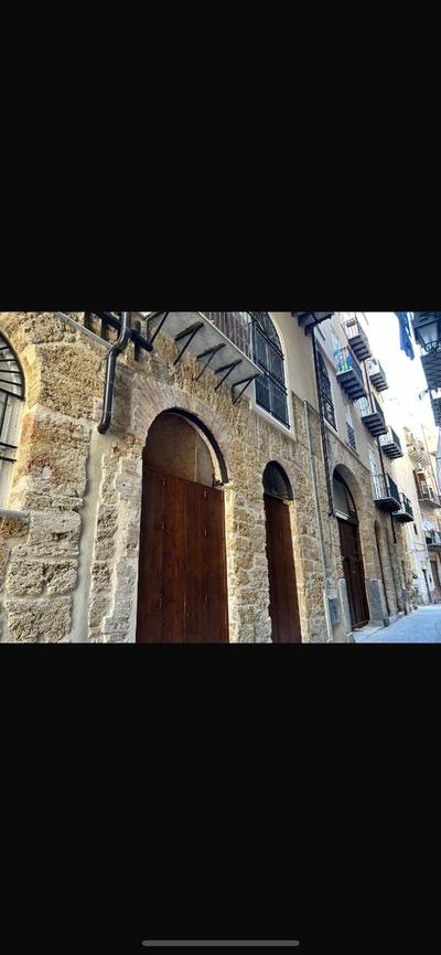 Casa Design con terrazzo in centro storico