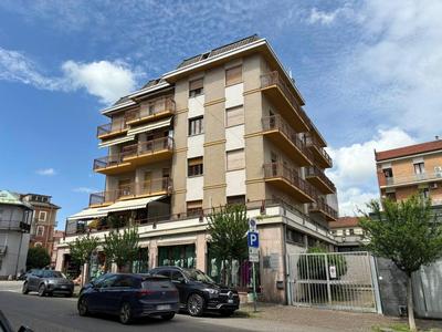 Attico nel centro di Valenza