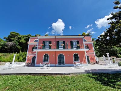 VILLA ESMERALDA
