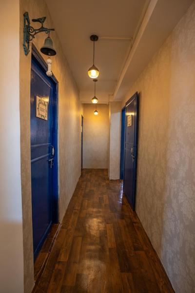 Monratino The snow roost- 10 mins walking distance from mall road- Attached balcony with Kanchenjunga Mountain View-Kitchen available