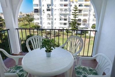 Piscina y playa en Laguna Beach Torrox