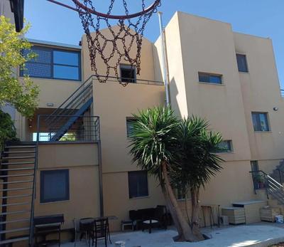 Newly built apartment in Kampani