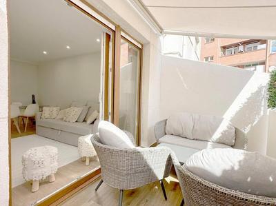 Apartamento reformado con terraza en el centro