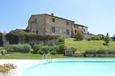 Apartment with beautiful view in the Crete Senesi