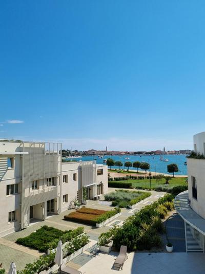LUX SEAVIEW Suite