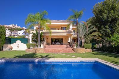 Magnifica Villa con Piscina en Los Arqueros Golf