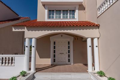 Hillside Horizon Villa