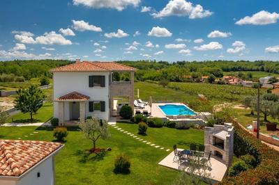 Beautiful Villa Marika with pool in Vizinada