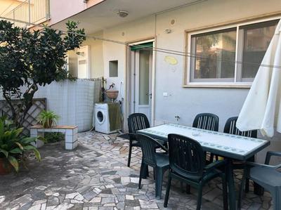 Monolocale con giardino a Serapo