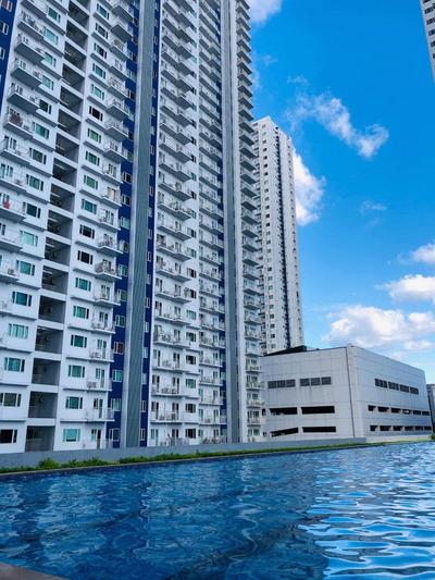 cozy 1 br with netflix and wifi at Grass residences