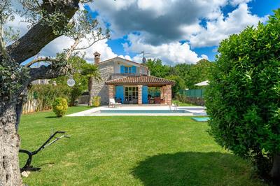 My Villa Ida with pool in Višnjan, Istria