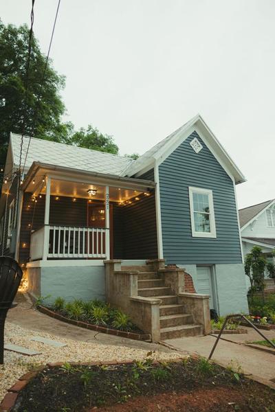 Historic Renovated 2BD - Overlooking Downtown