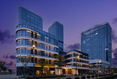 Radisson RED Wuhan Optics Valley Technology Convention and Exhibition Center Joy City