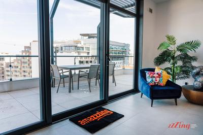 Elegance & Excitement Luxury Downtown Escape