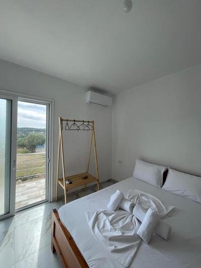 Ambelas Guest Rooms 4