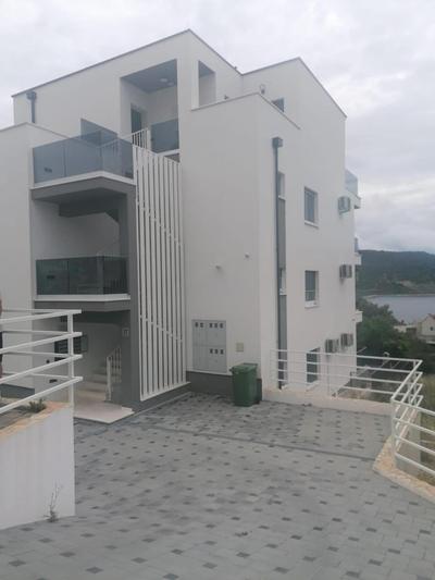 Apartment Leona