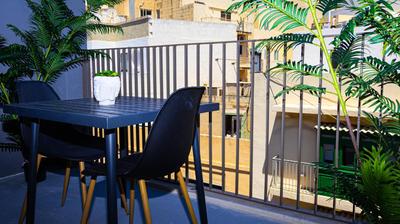 Chic Apartment with balcony & Side Sea Views- Apt 3