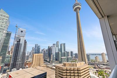 CN Tower Lake view 2 bedrooms DOWNTOWN- Free Parking