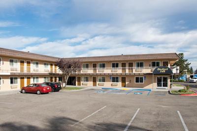 Budget Inn by 101 Bus from Downtown