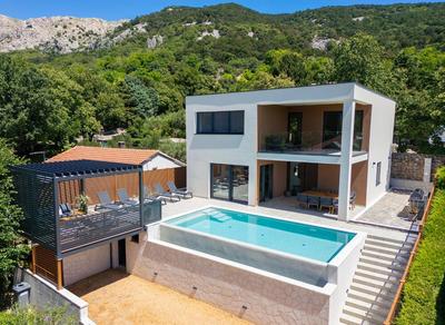 Villa Viverum with heated salt water pool