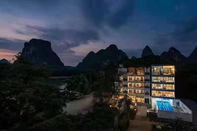 Yangshuo Pleasure River View Resort Hotel