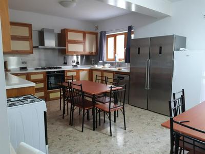 Large spacious Terraced house on 3 floors