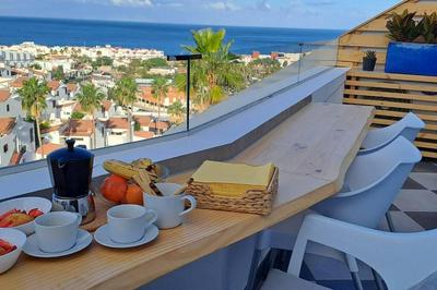 Serenity Ocean View 1BR Apartment with Terrace, Pool & Walk to Beaches