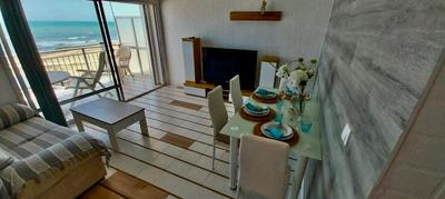 Beachfront apartment - La Mata