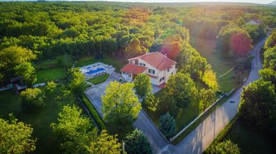 Holiday home 'Old oak' - with pool, garden with fresh vegetables and private forrest!