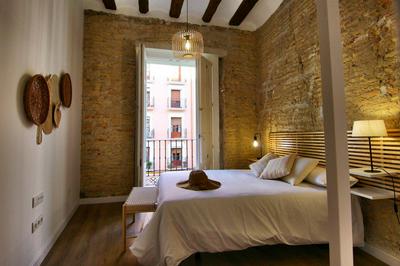 Apartamentos Almada - calle Alfonso - Plaza SAS