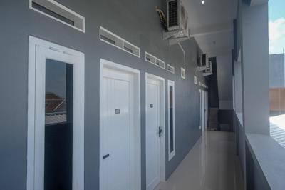 RedDoorz near Laweyan Gentan