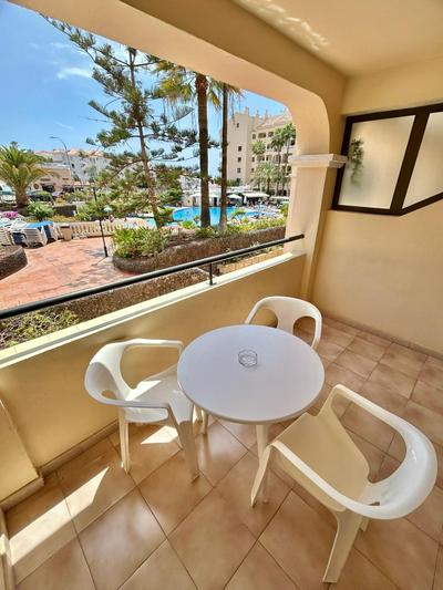 Bright Studio with Pool & Garden View Ref C014