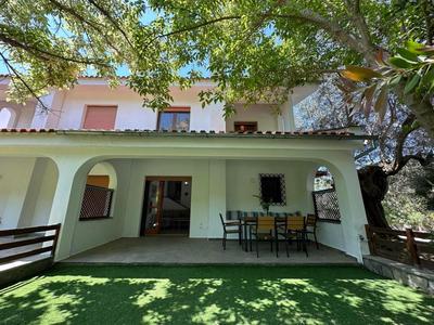 Villa Nāos