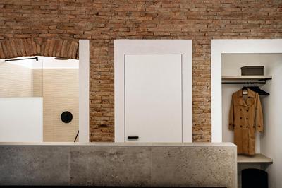 Guesthouse Linaio - The House Of Travelers