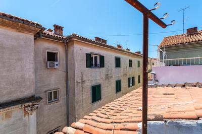 TIMELESS ANTIQUE Old Town with Terrace