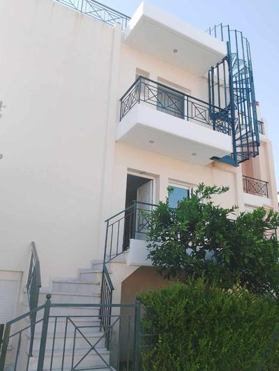 Μarina Apartment Fully Renovated by the sea