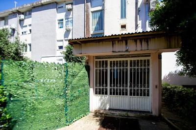 Newly refurnished apartment with large garden