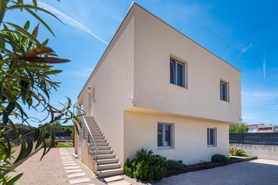4 Bedroom Private Villa with Large Pool, Quiet Area