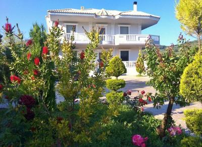 Villa Georgia With Pool