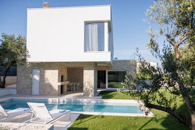 Villa Olea 2024 Heated Pool -Sauna -400 m beach