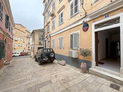 Dion and Eva's OldTown Apartment