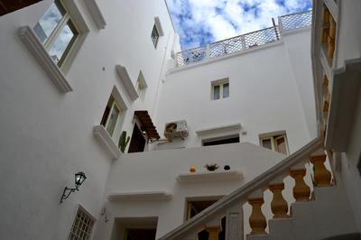 Kàllistos Suites & Apartments