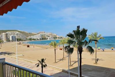 Beach view apartment in Cullera