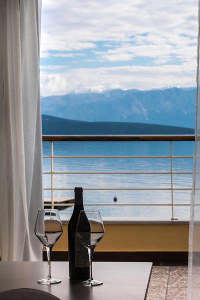 NV Suites - Sea front AV Properties