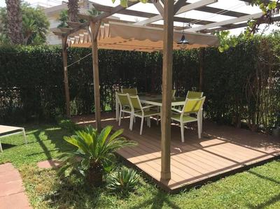 Agradable adosado con piscina y jardín